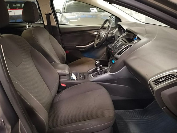 Ford Focus 10 of 16