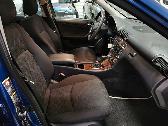Mercedes-Benz C180 10 of 16