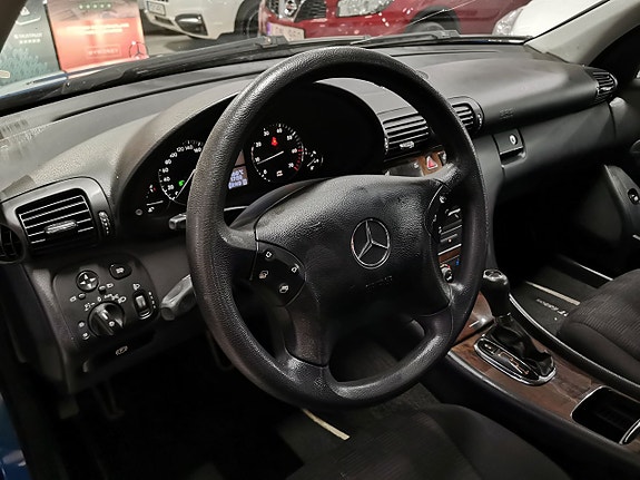 Mercedes-Benz C180 7 of 16