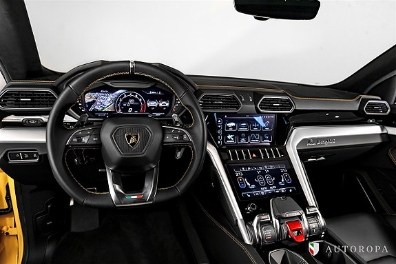 Lamborghini Urus 7 of 10