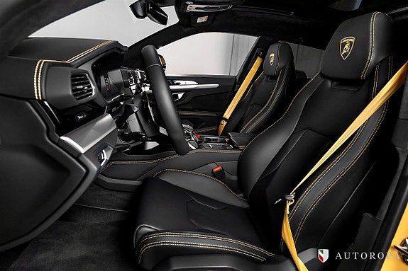 Lamborghini Urus 8 of 10