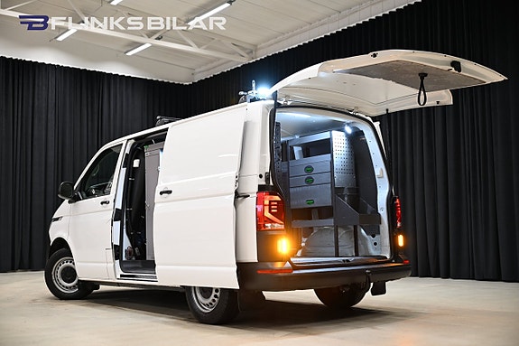 Volkswagen Transporter 8 of 30