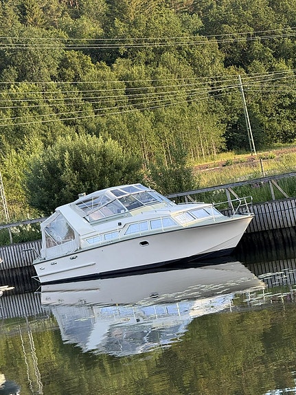 Coronet 32 oceanfarer wing - 1973 3 of 17