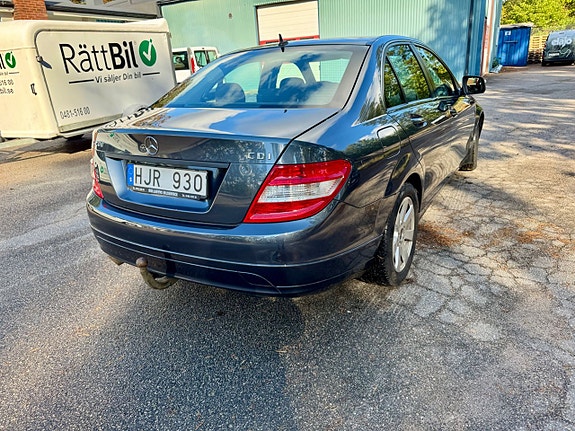 Mercedes-Benz C200 7 of 19