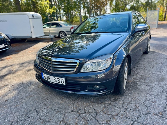 Mercedes-Benz C200 12 of 19