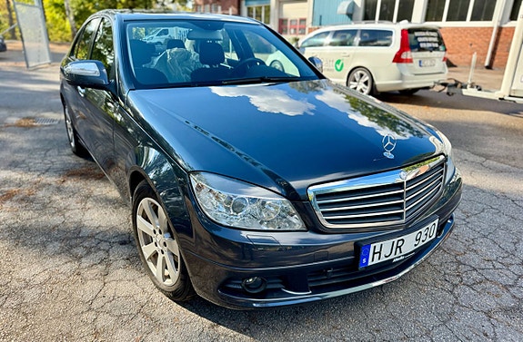 Mercedes-Benz C200 6 of 19