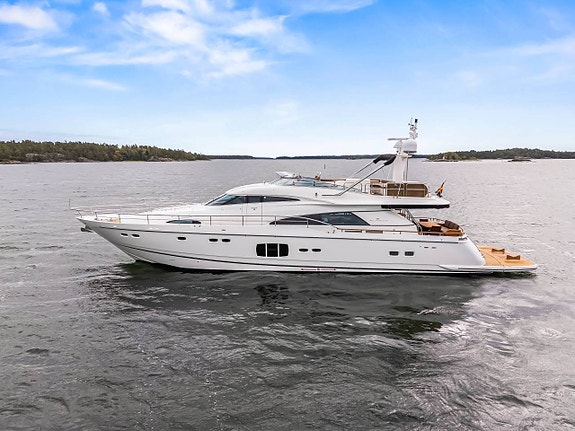 Fairline Squadron 78 -11 i ett skick utöver det vanliga