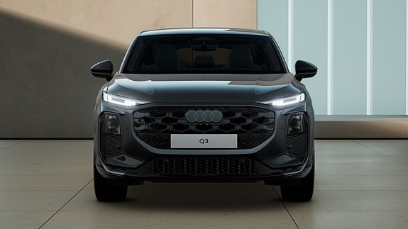 Audi Q3 4 of 5