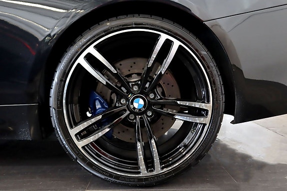 BMW M4 2 of 5