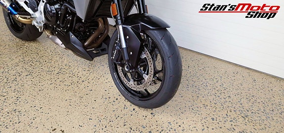 BMW Motorrad F 900 R ABS M4 12 of 16