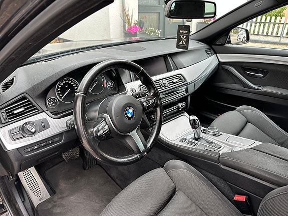 BMW 530d 4 of 5