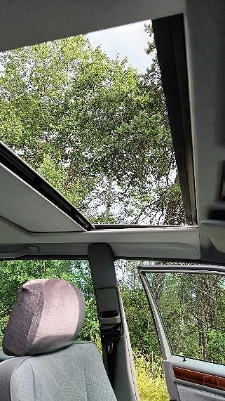 Mercedes-Benz E200 4 of 13