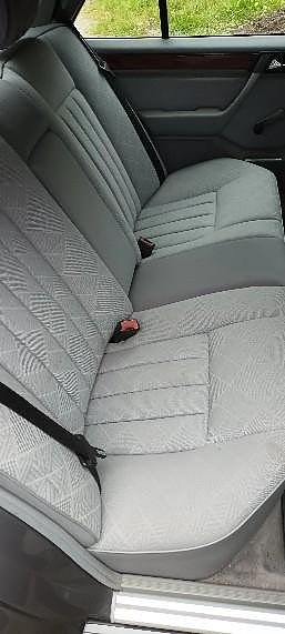 Mercedes-Benz E200 10 of 13
