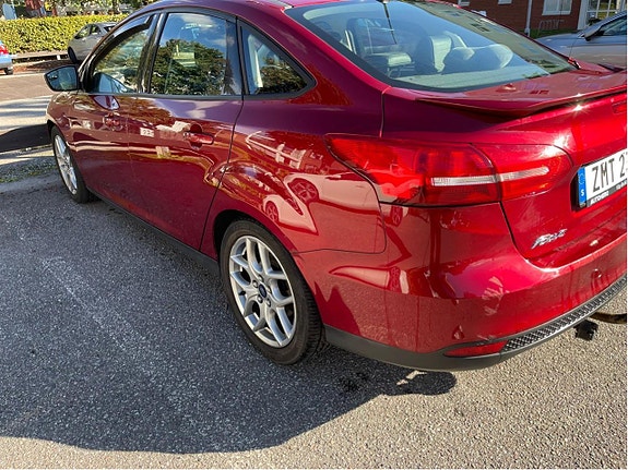 Ford Focus 2 of 7