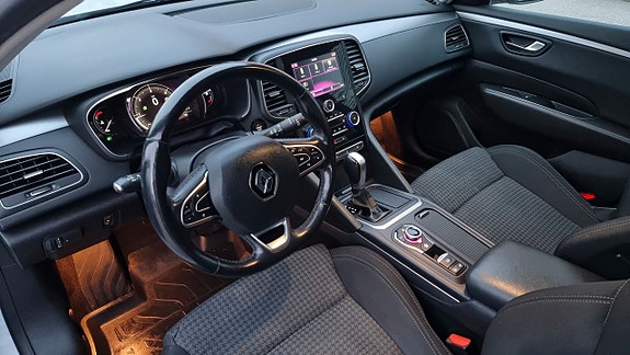 Renault Talisman 3 of 5