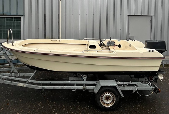 Uttern 4501 med 40hk Yamaha