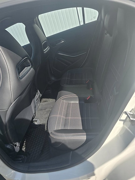 Mercedes-Benz A180 d 6 of 7
