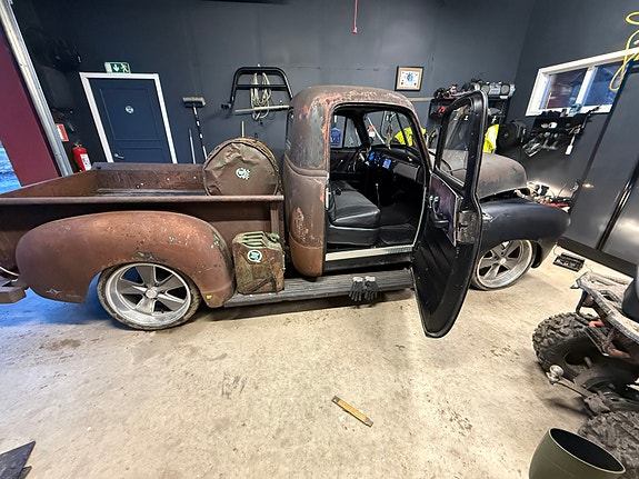 Chevrolet 3100 16 of 17