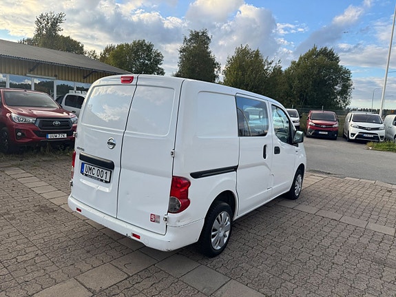 Nissan NV200 5 of 5