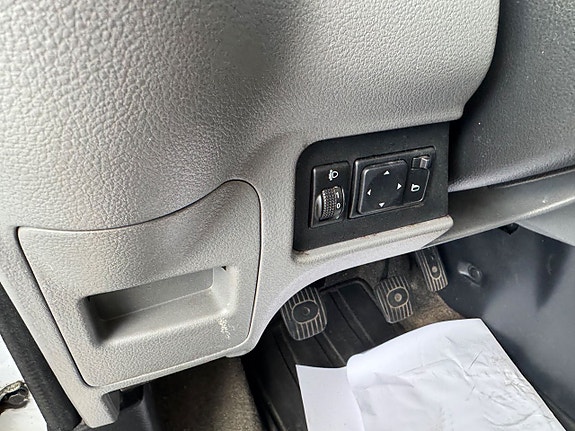 Nissan NV200 16 of 19