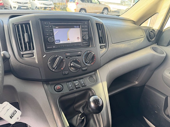Nissan NV200 19 of 19