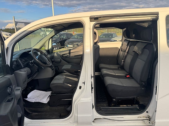 Nissan NV200 12 of 19