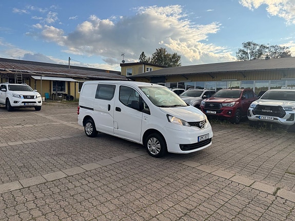 Nissan NV200 6 of 19
