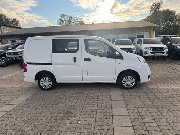 Nissan NV200 7 of 19