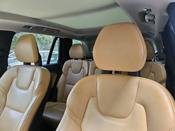 Volvo XC90 9 of 16