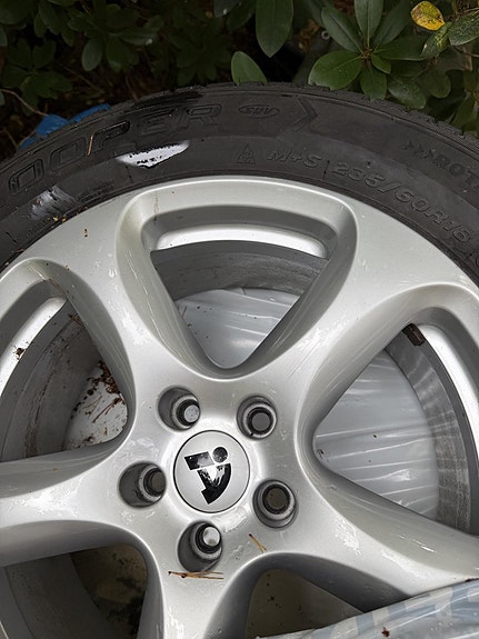 Product image 1 of 2
