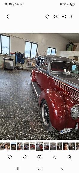 Ford Sedan V8 4 of 4