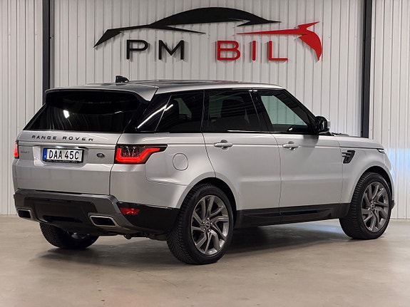 Land Rover Range Rover Sport 3 of 5