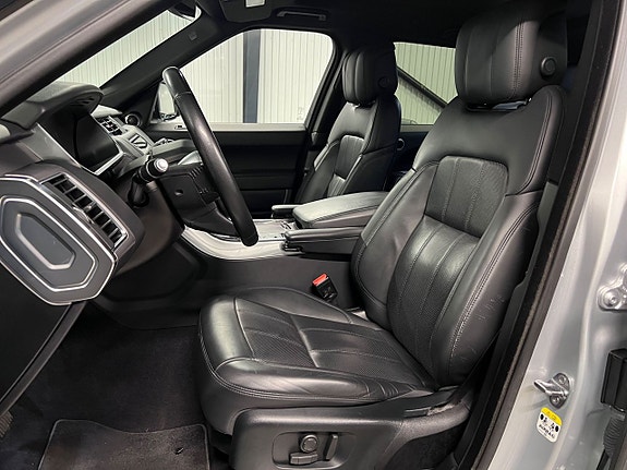 Land Rover Range Rover Sport 10 of 27