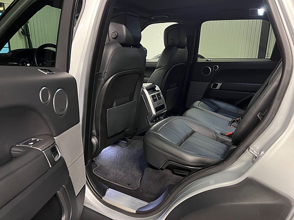 Land Rover Range Rover Sport 21 of 27