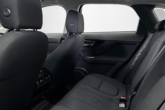 Jaguar F-PACE 6 of 19