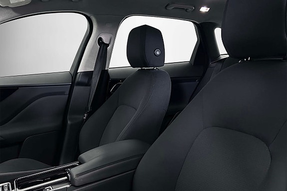 Jaguar F-PACE 5 of 19