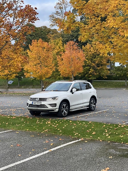 Volkswagen Touareg 3 of 17