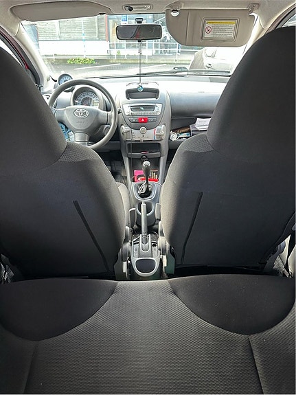 Toyota Aygo 5 of 6