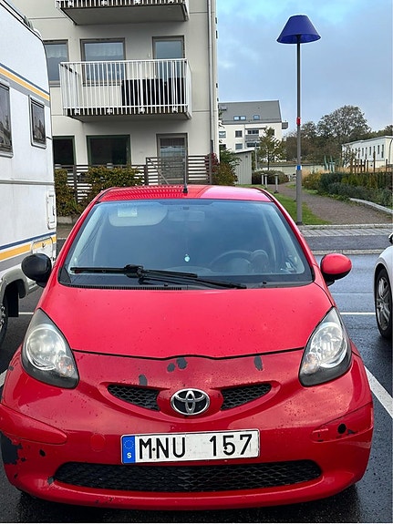 Toyota Aygo 2 of 6