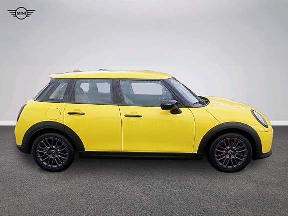 MINI Cooper S 3 of 5