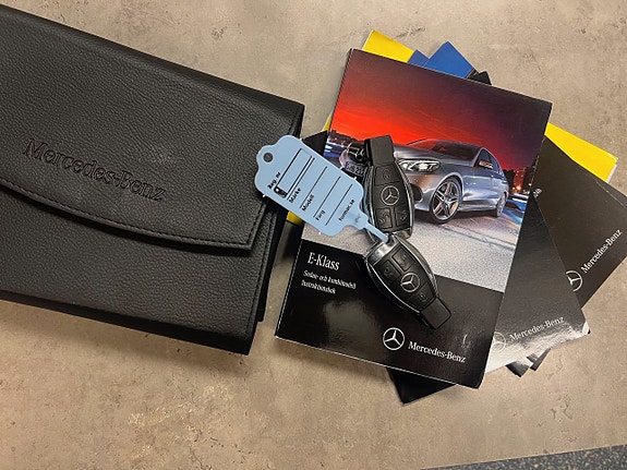 Mercedes-Benz E220 15 of 15