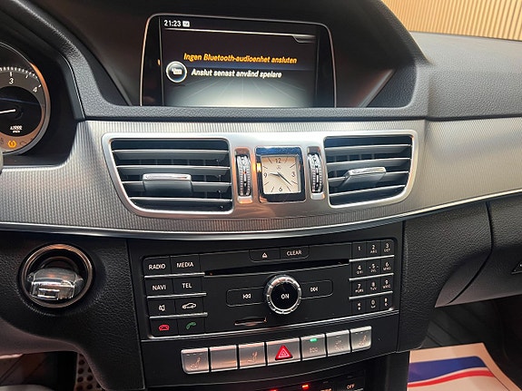 Mercedes-Benz E220 13 of 15