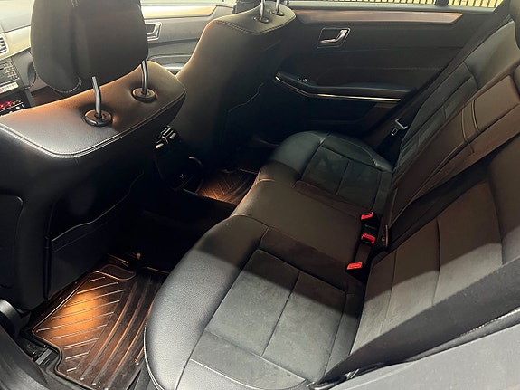 Mercedes-Benz E220 7 of 15