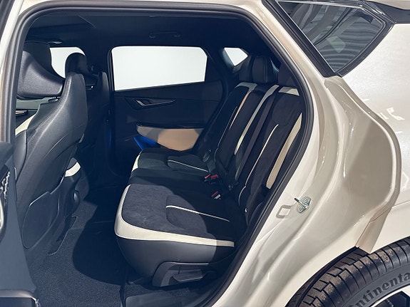 Kia EV6 7 of 12