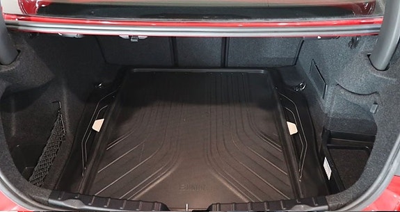 BMW 320d 4 of 5