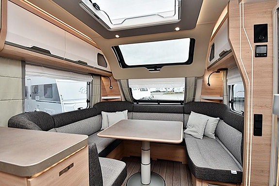 Knaus 650 UX Südwind, Queenbed 24 of 27