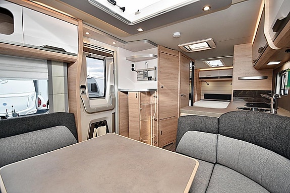 Knaus 650 UX Südwind, Queenbed 7 of 27