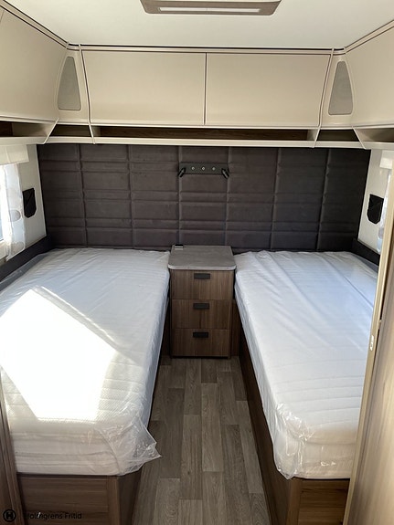 Kabe Royal 560 GLE KS 7 of 10