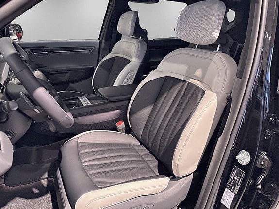 Kia EV9 8 of 23