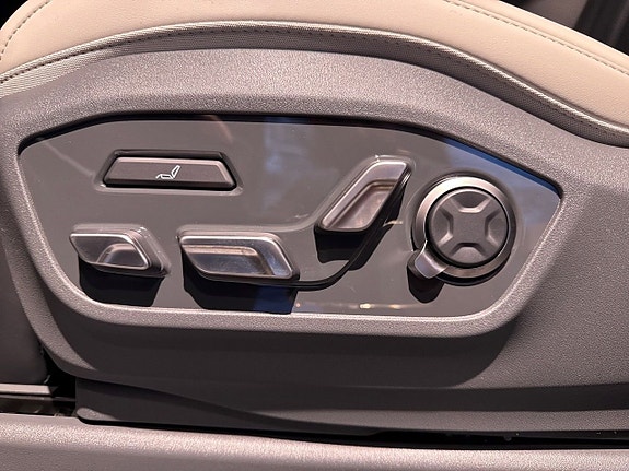 Kia EV9 15 of 23